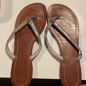 Tory Burch gray patent shoe size 9
